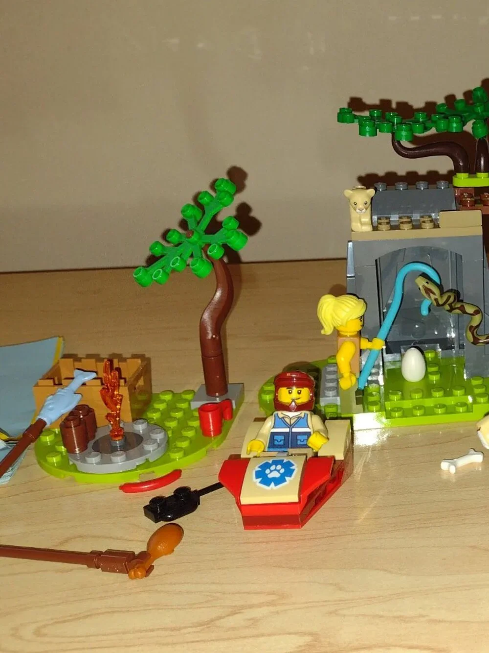 Lego 60301 Wildlife Rescue Off-Roader, like new with all pieces and box - Picture 2 of 15